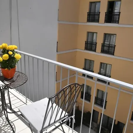 Modern Apartment In Ipitou, Plaka-2